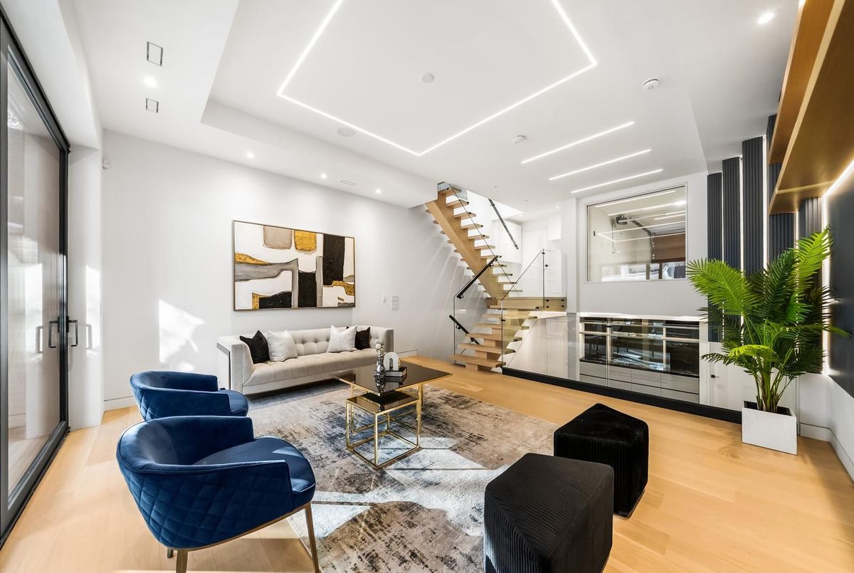 74B Rathnelly Avenue 74B Rathnelly Avenue Toronto C02