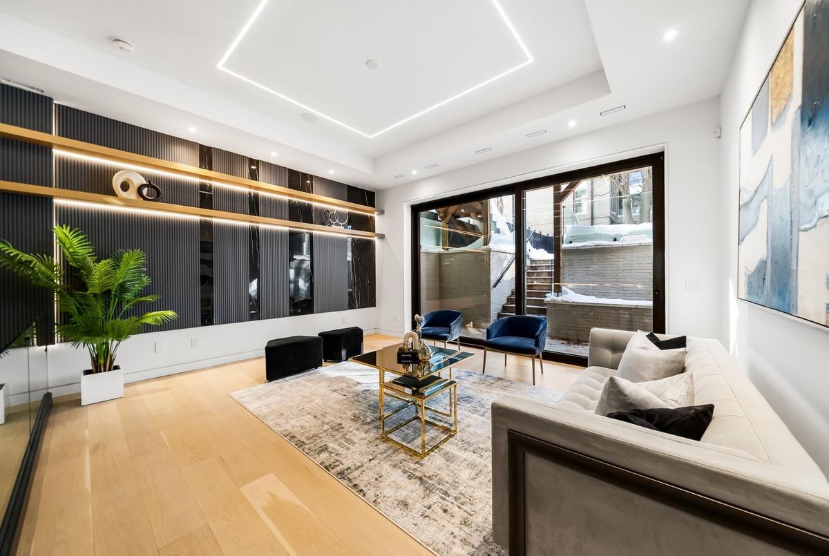 74B Rathnelly Avenue 74B Rathnelly Avenue Toronto C02