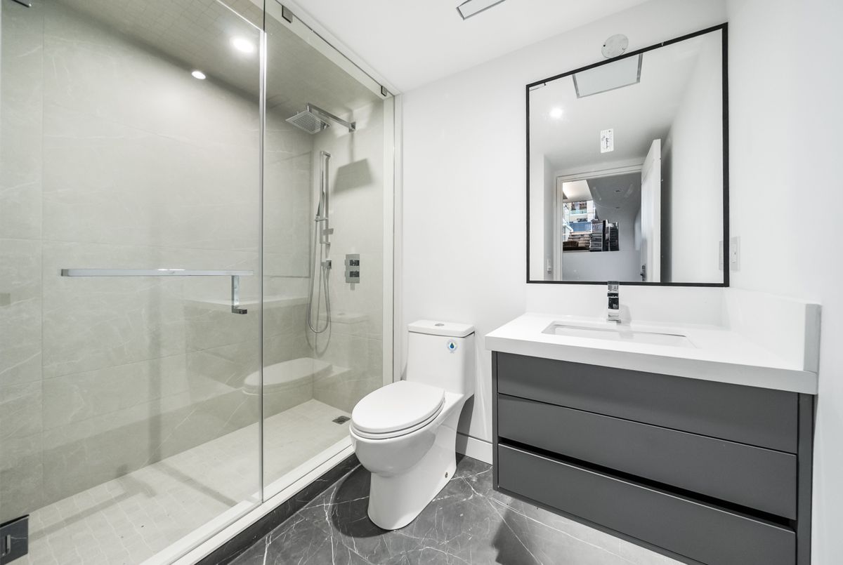 74B Rathnelly Avenue 74B Rathnelly Avenue Toronto C02