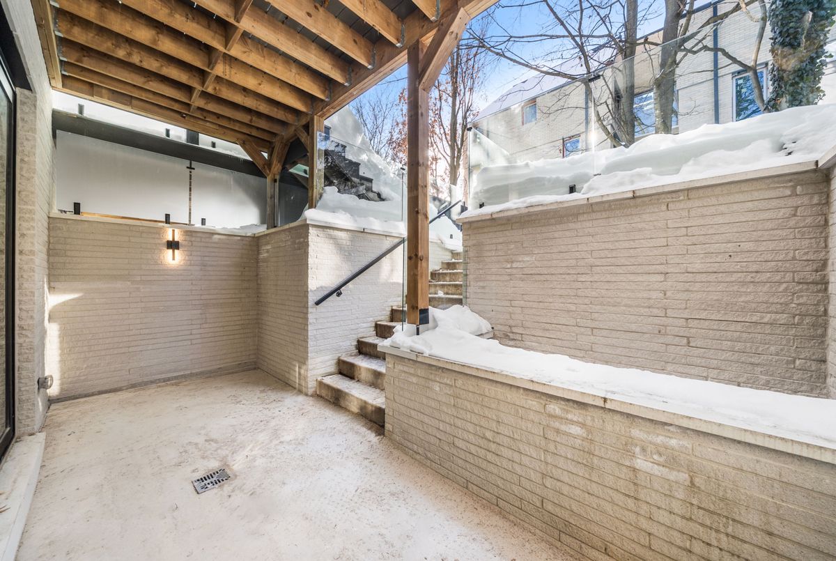 74B Rathnelly Avenue 74B Rathnelly Avenue Toronto C02