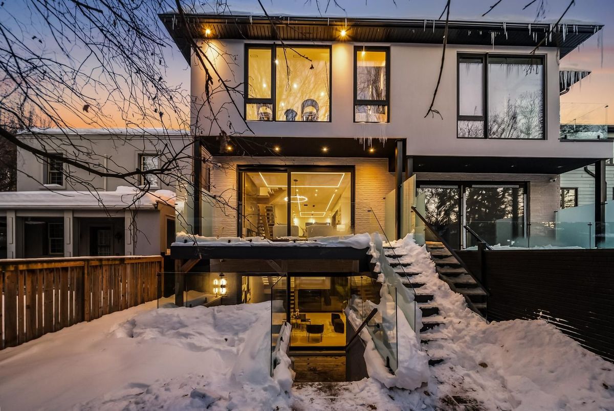 74B Rathnelly Avenue 74B Rathnelly Avenue Toronto C02