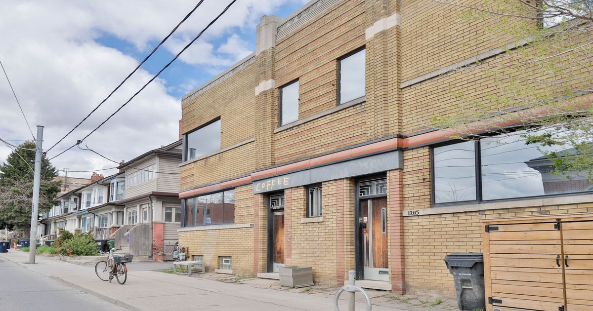 1-1211 Bathurst Street Toronto C02