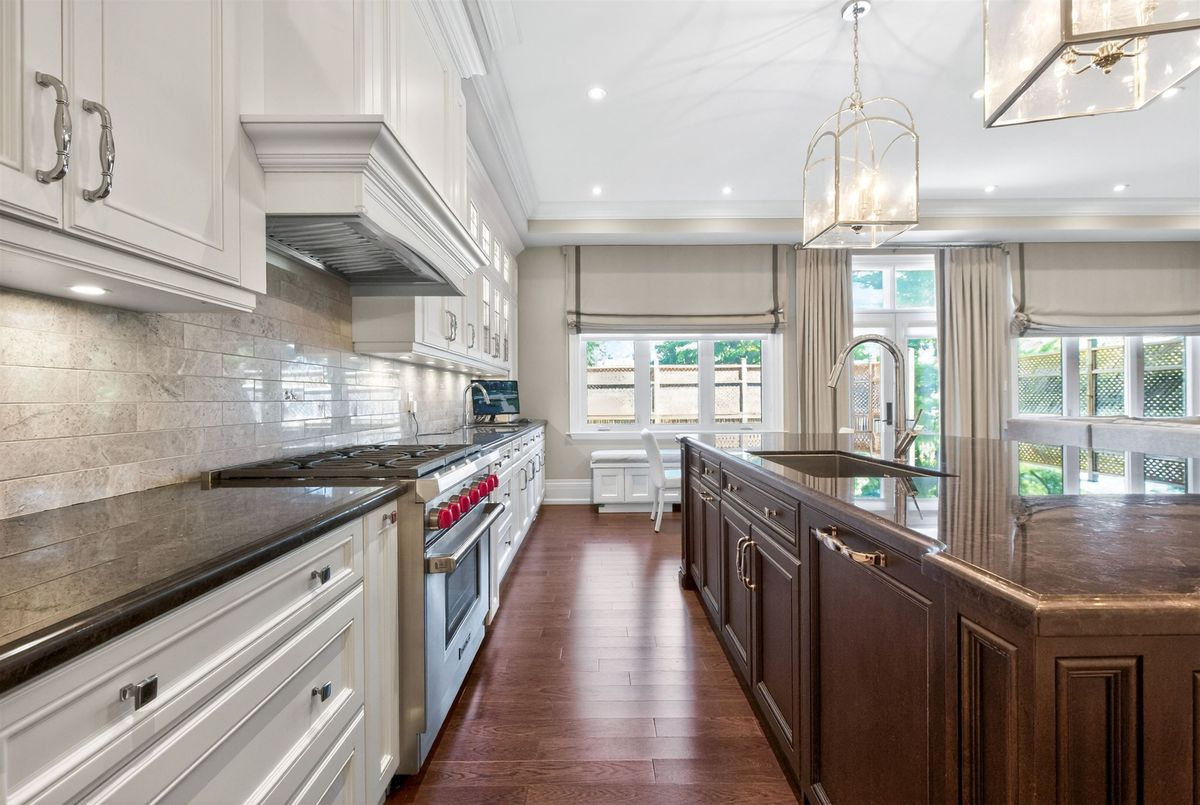 326 Lytton Boulevard 326 Lytton Boulevard Toronto C04
