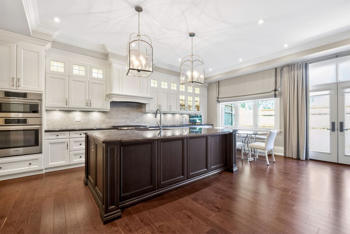 326 Lytton Boulevard 326 Lytton Boulevard Toronto C04