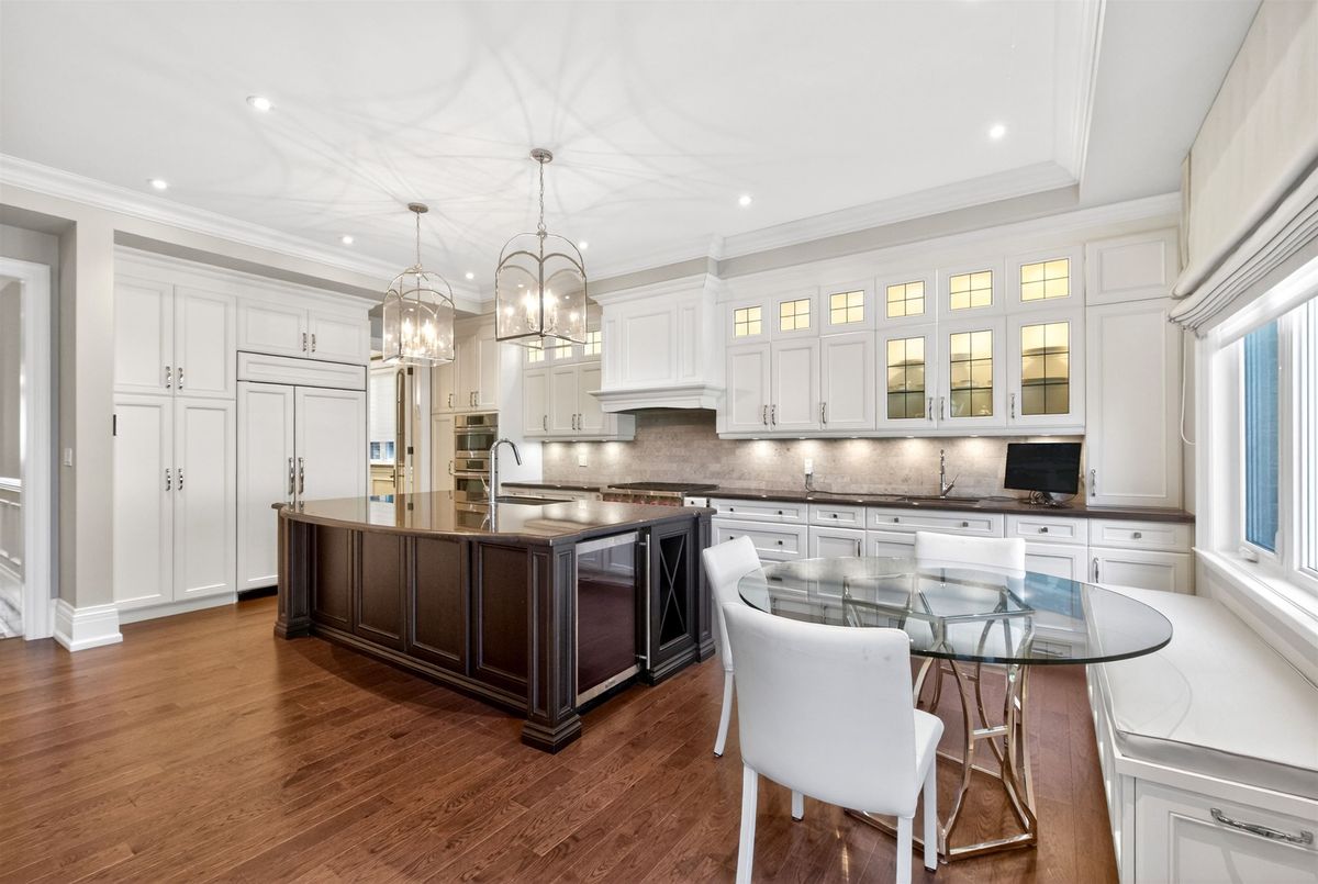 326 Lytton Boulevard 326 Lytton Boulevard Toronto C04