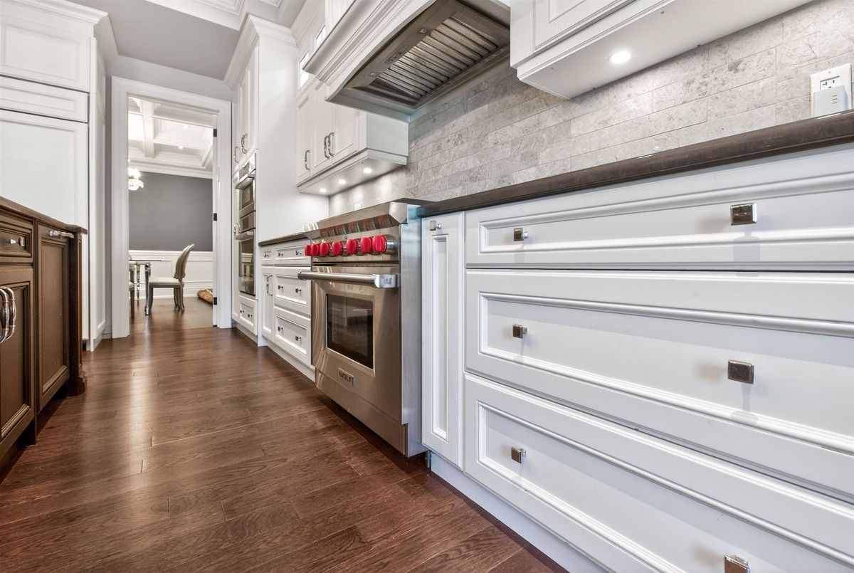 326 Lytton Boulevard 326 Lytton Boulevard Toronto C04