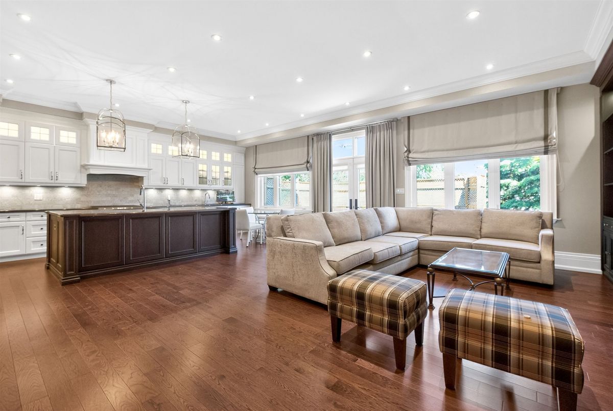 326 Lytton Boulevard 326 Lytton Boulevard Toronto C04