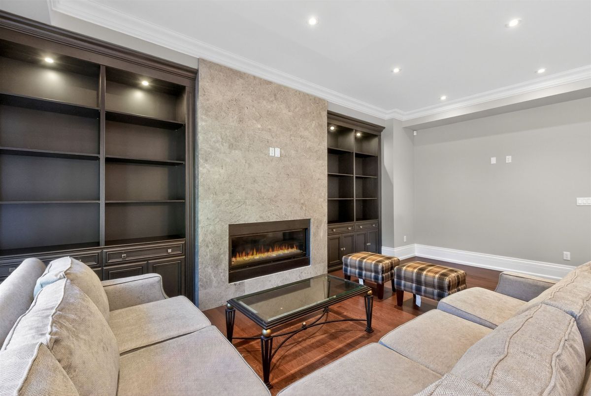 326 Lytton Boulevard 326 Lytton Boulevard Toronto C04