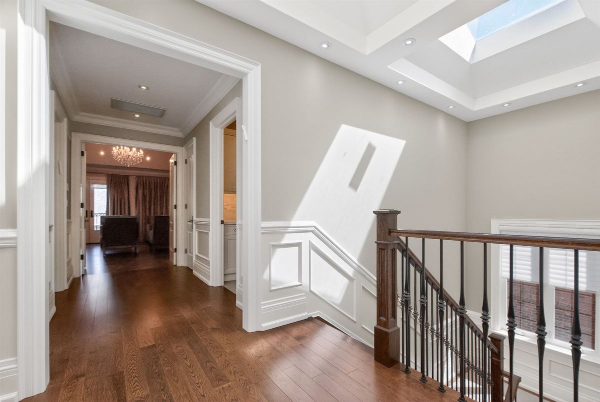 326 Lytton Boulevard 326 Lytton Boulevard Toronto C04