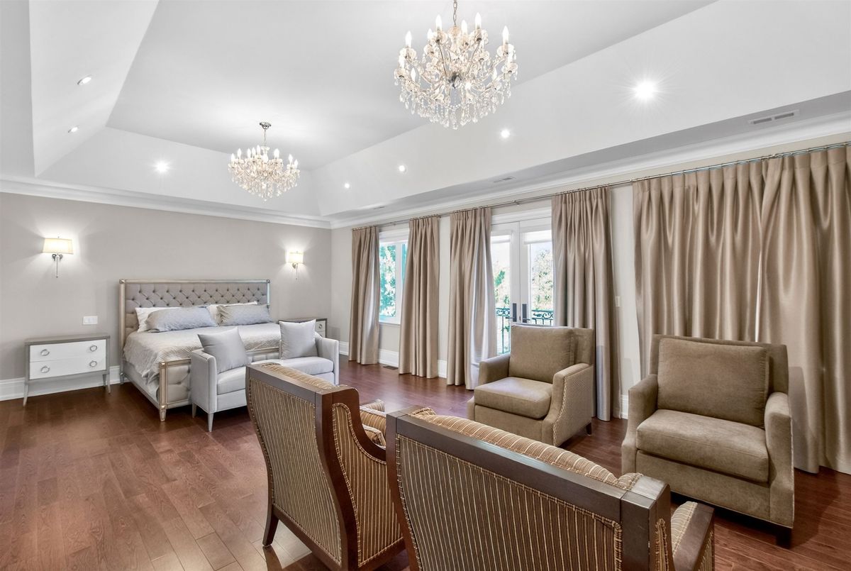 326 Lytton Boulevard 326 Lytton Boulevard Toronto C04