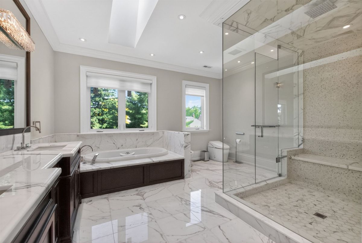 326 Lytton Boulevard 326 Lytton Boulevard Toronto C04