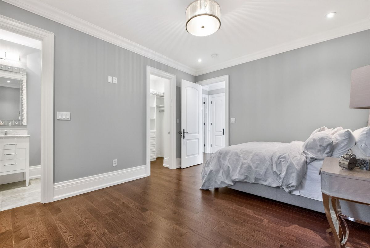 326 Lytton Boulevard 326 Lytton Boulevard Toronto C04