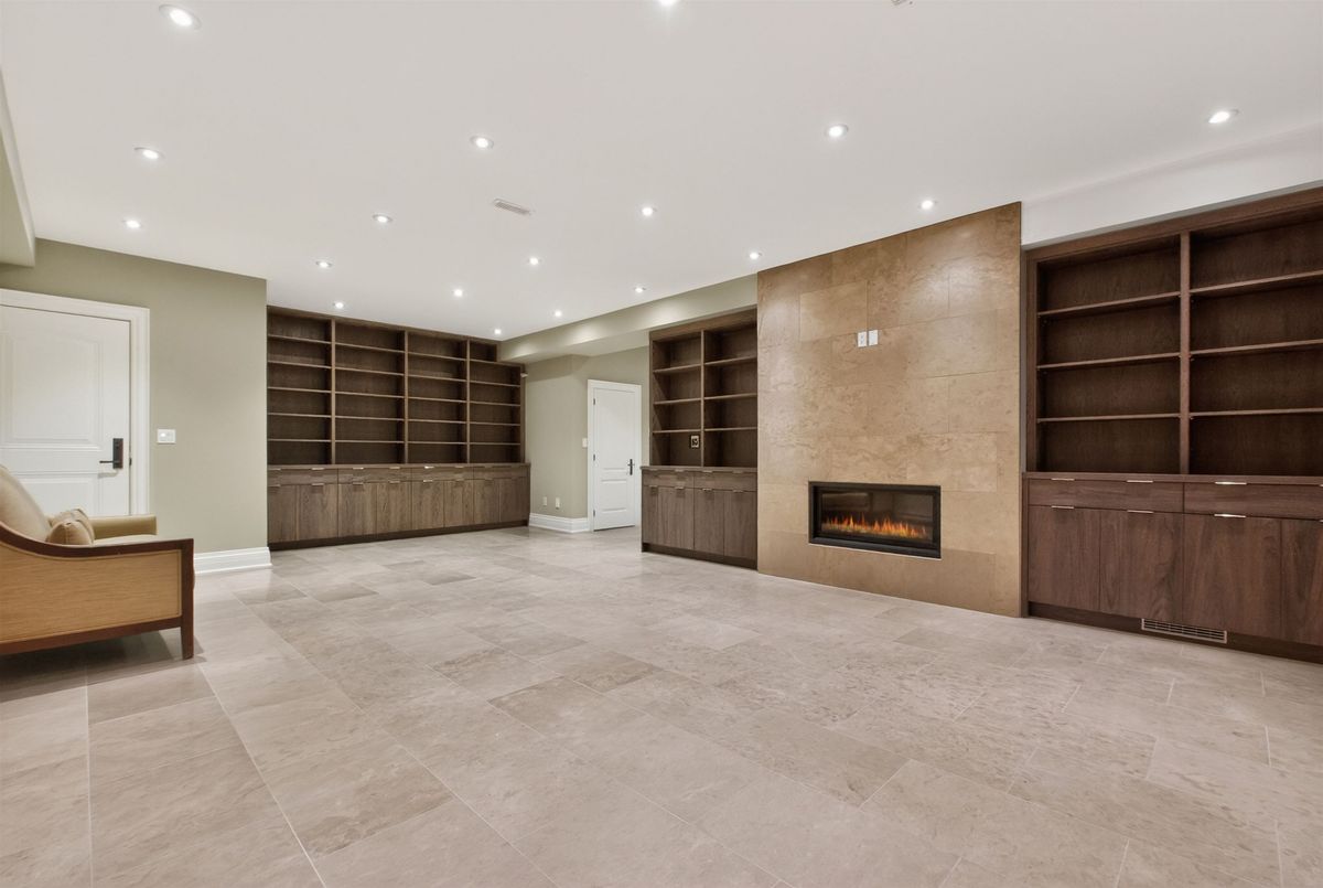 326 Lytton Boulevard 326 Lytton Boulevard Toronto C04