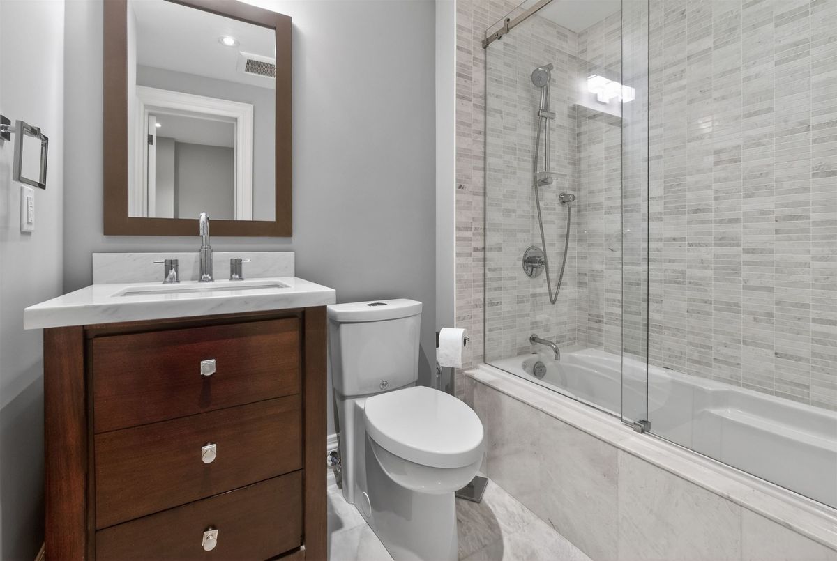 326 Lytton Boulevard 326 Lytton Boulevard Toronto C04
