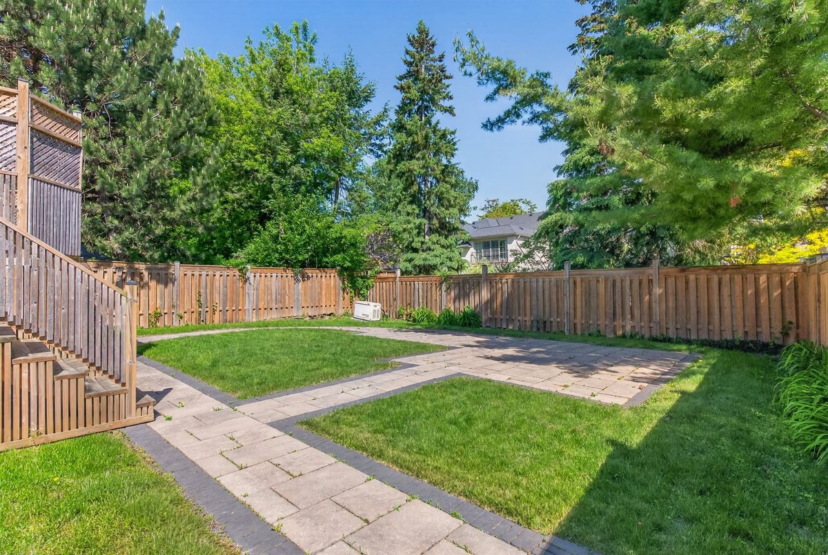 326 Lytton Boulevard 326 Lytton Boulevard Toronto C04