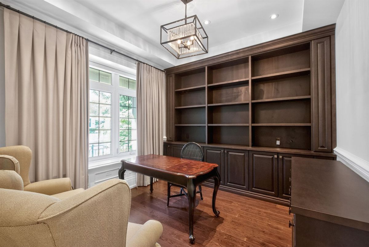 326 Lytton Boulevard 326 Lytton Boulevard Toronto C04