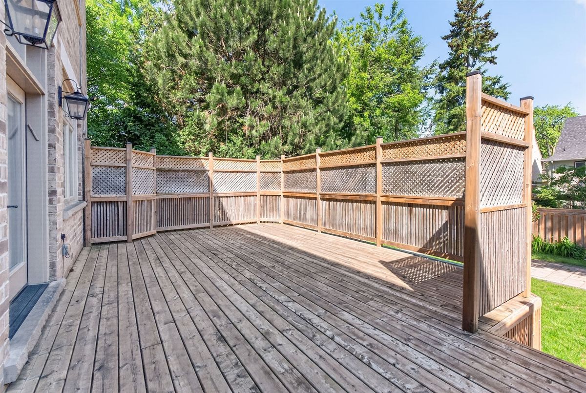 326 Lytton Boulevard 326 Lytton Boulevard Toronto C04