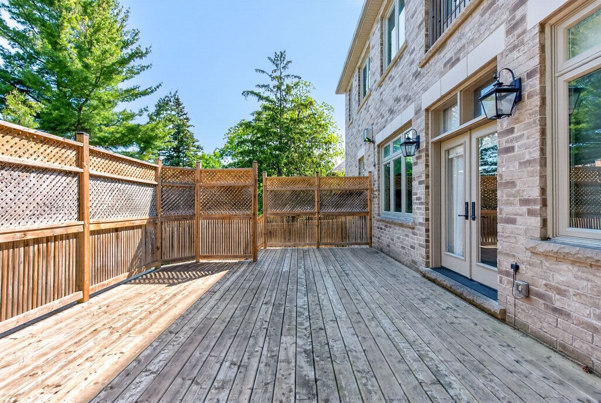 326 Lytton Boulevard 326 Lytton Boulevard Toronto C04