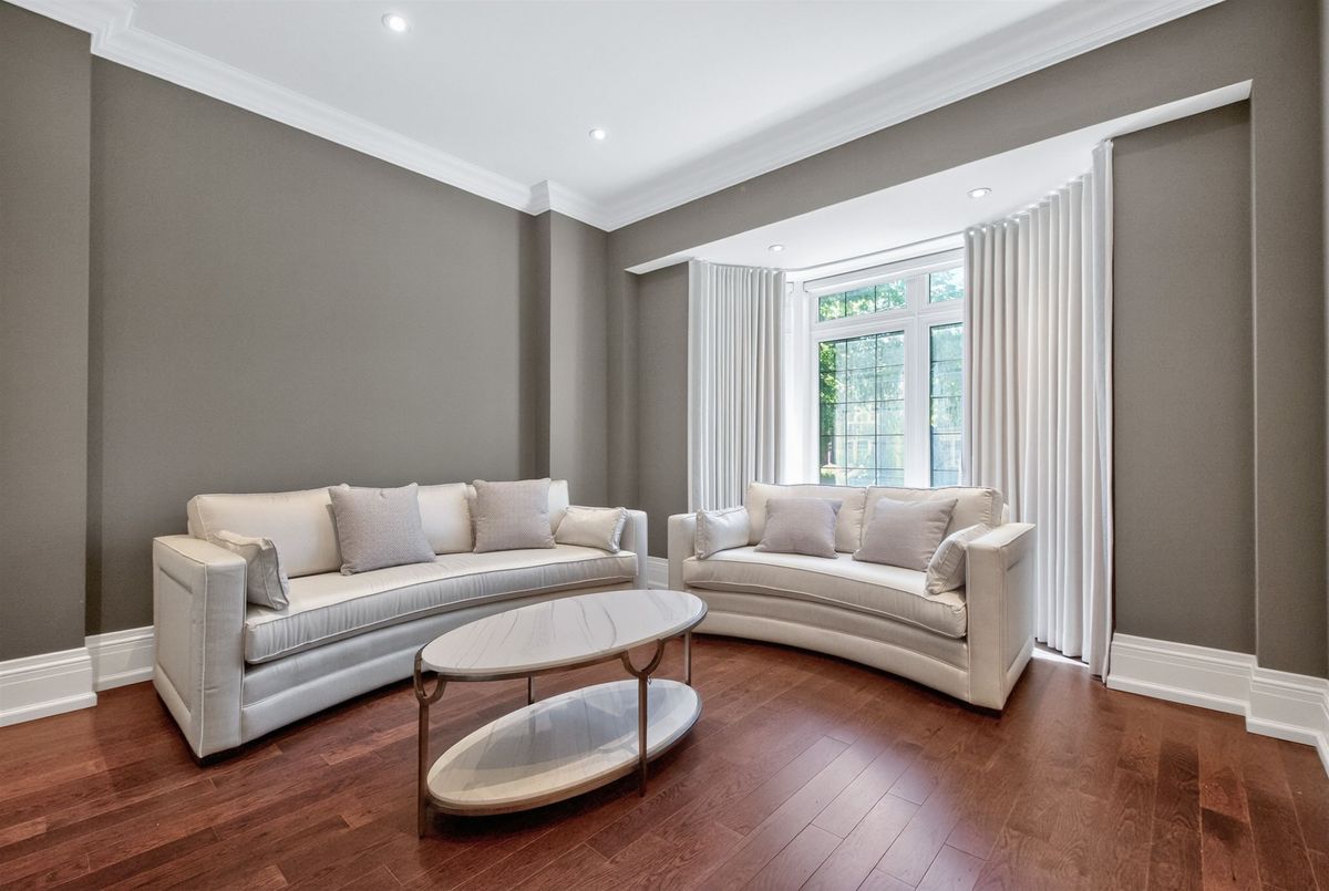326 Lytton Boulevard 326 Lytton Boulevard Toronto C04