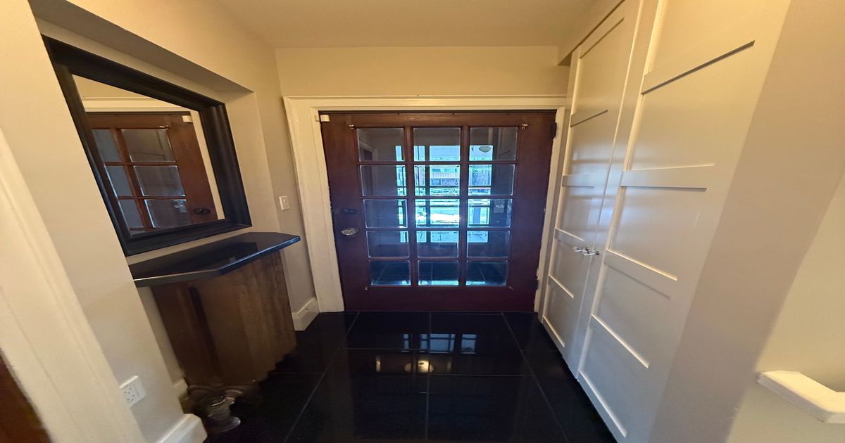 368 Mount Pleasant Road Toronto C09