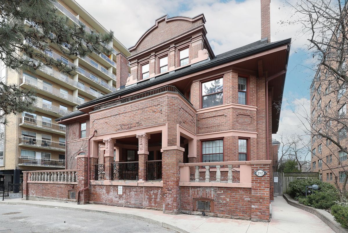 106-212 St. George Street 106-212 St. George Street Toronto C02