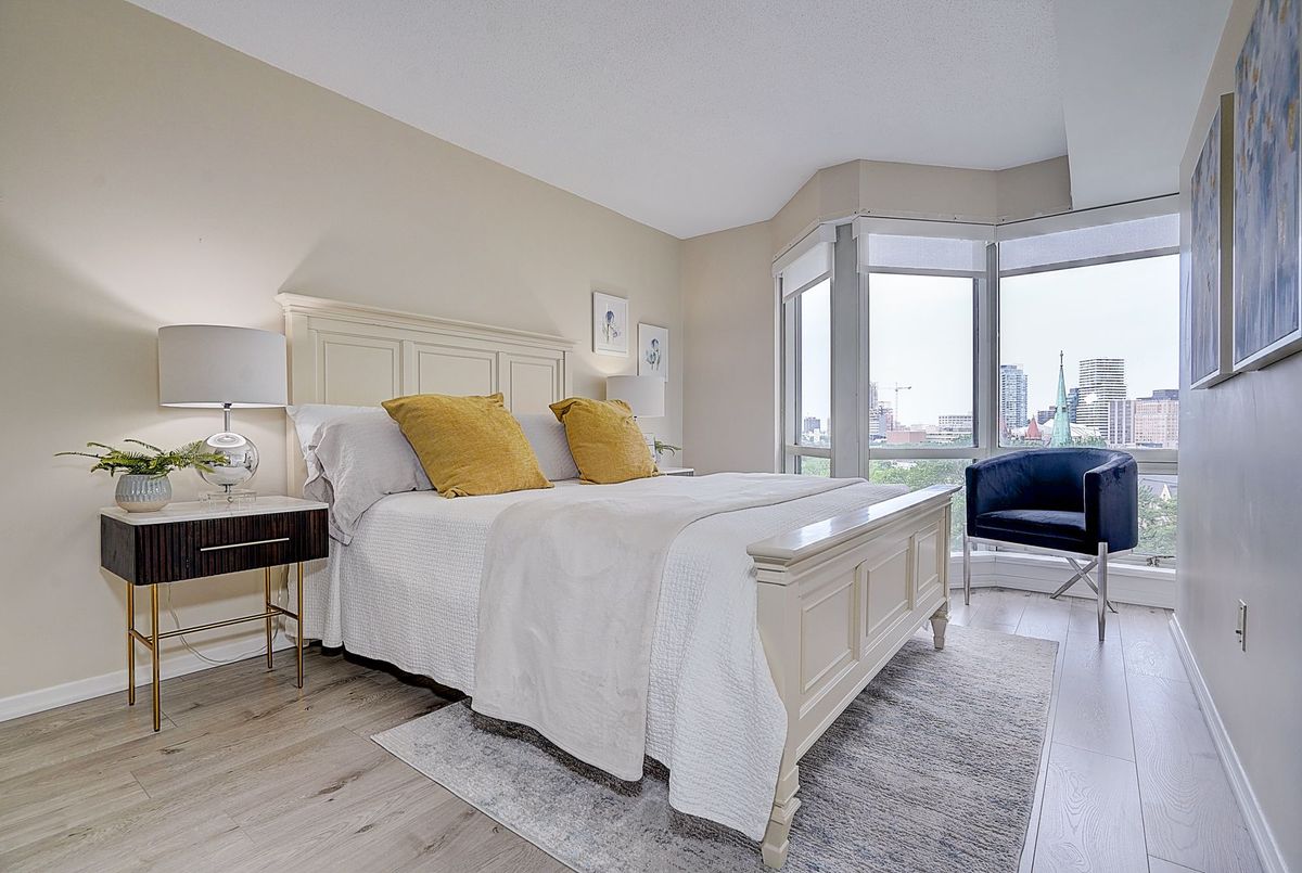 #1101-1001 Bay Street #1101-1001 Bay Street Toronto C01