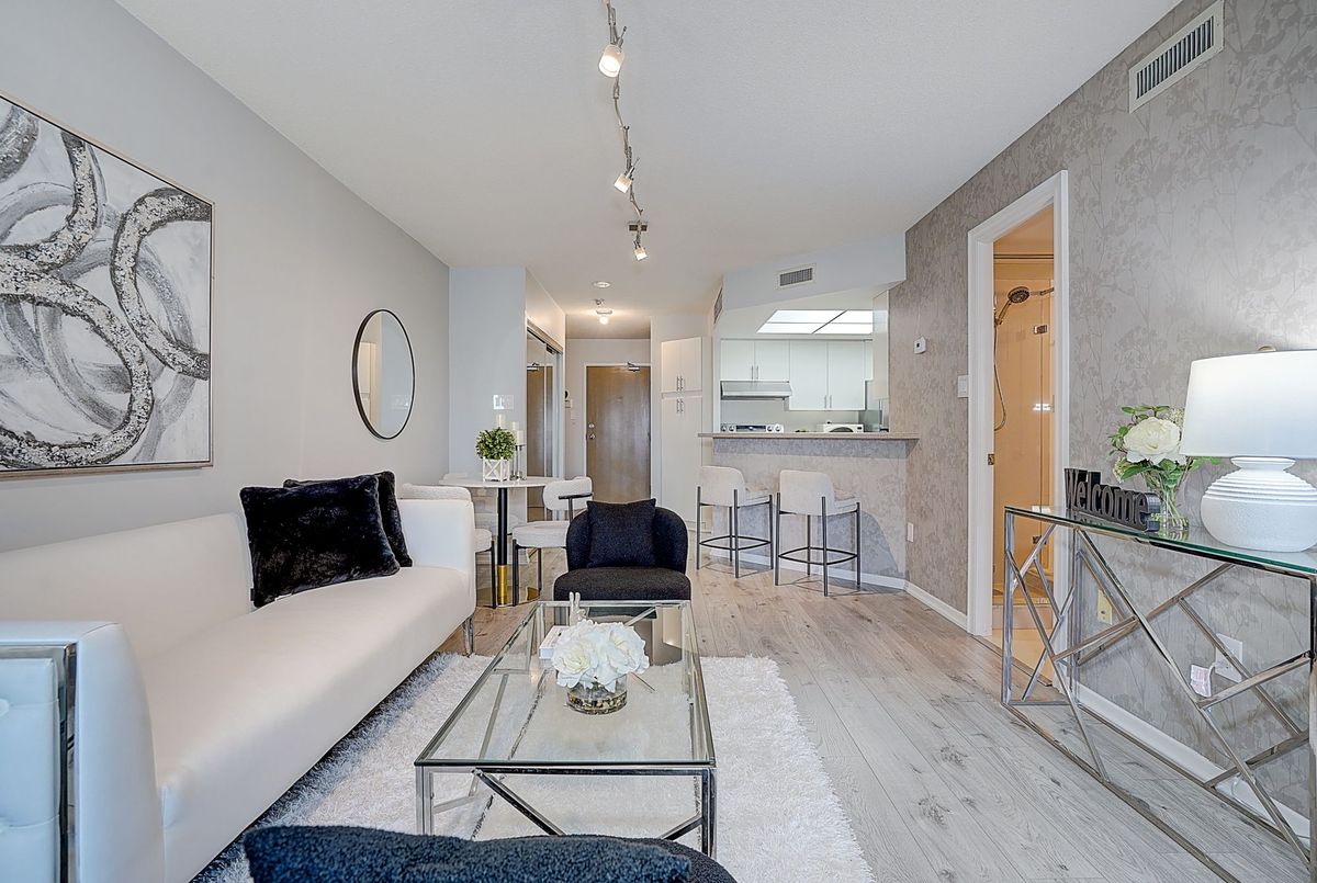 #1101-1001 Bay Street #1101-1001 Bay Street Toronto C01