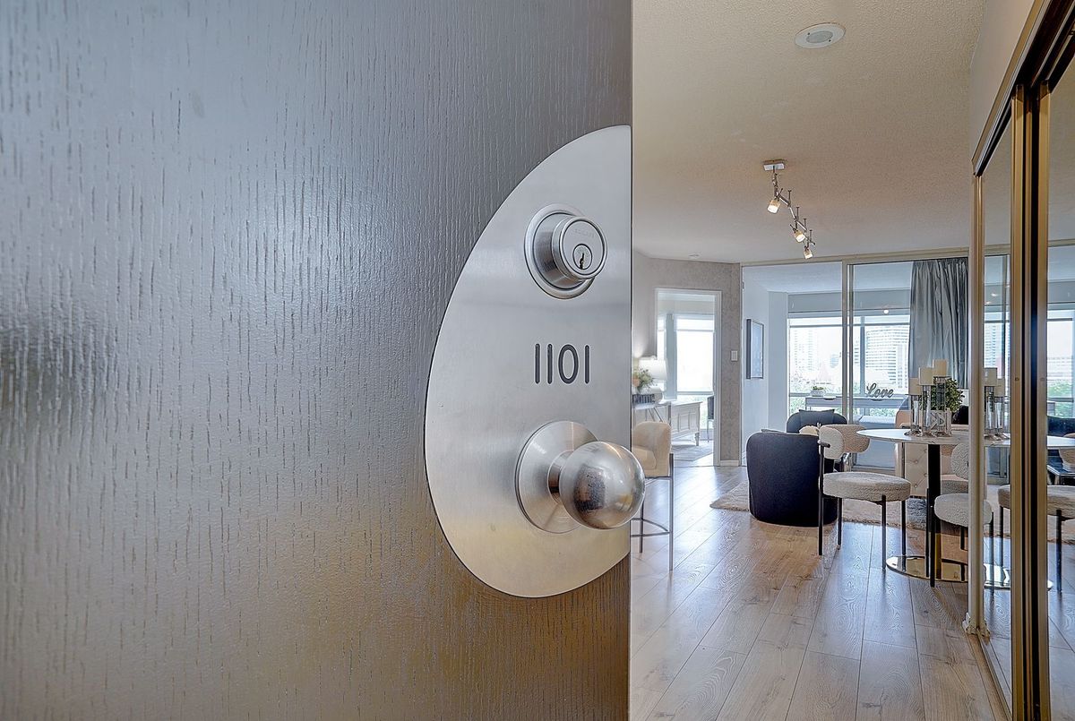 #1101-1001 Bay Street #1101-1001 Bay Street Toronto C01