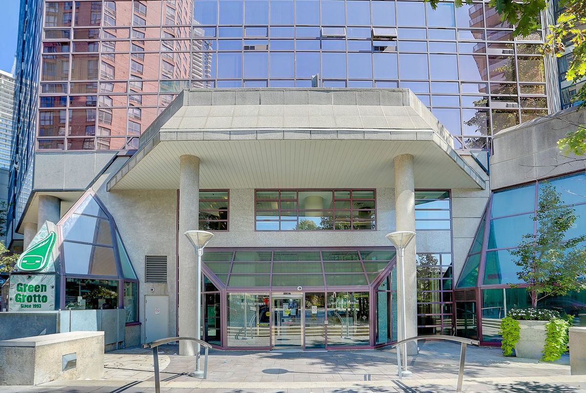 #1101-1001 Bay Street #1101-1001 Bay Street Toronto C01