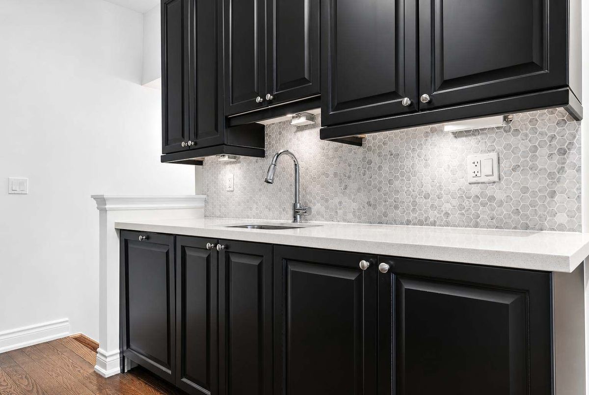 6-20 Hargrave Lane 6-20 Hargrave Lane Toronto C12