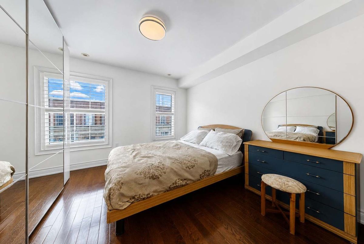 6-20 Hargrave Lane 6-20 Hargrave Lane Toronto C12