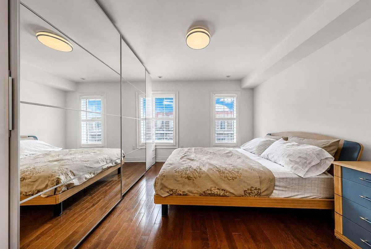 6-20 Hargrave Lane 6-20 Hargrave Lane Toronto C12