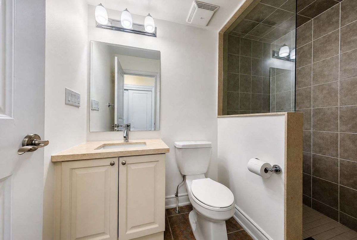 6-20 Hargrave Lane 6-20 Hargrave Lane Toronto C12