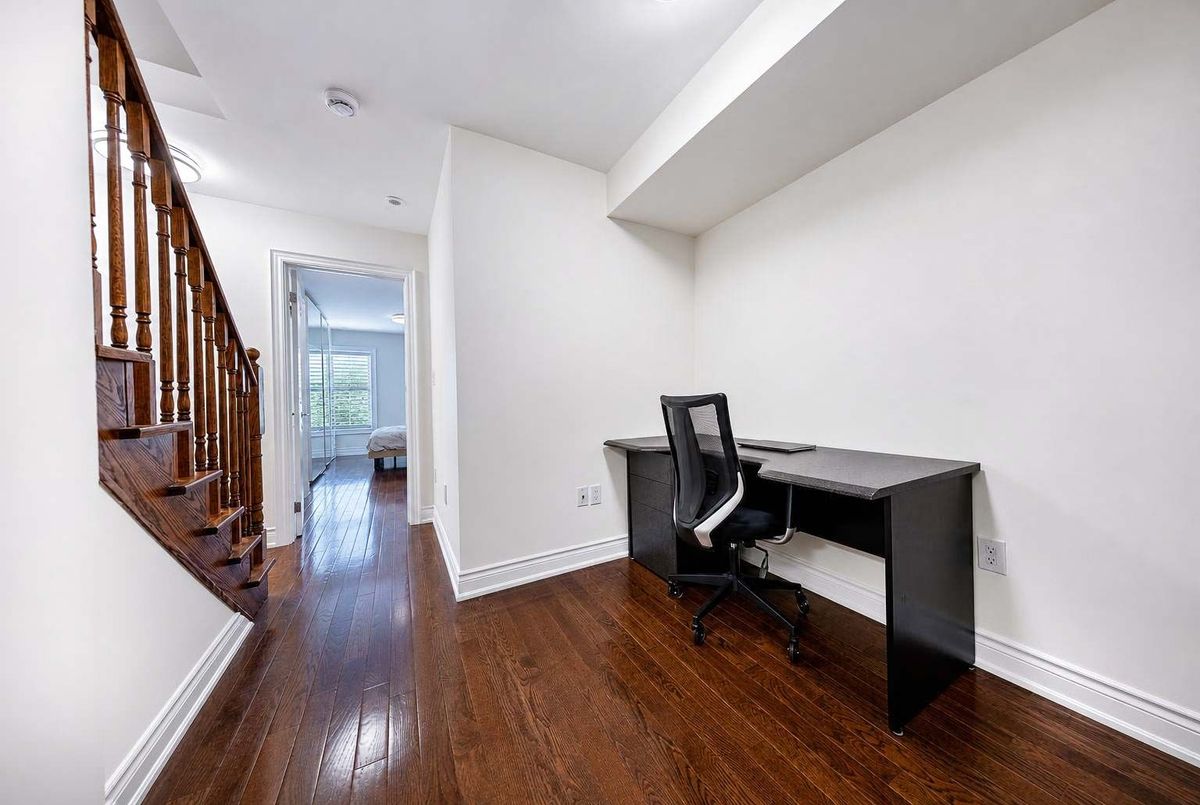 6-20 Hargrave Lane 6-20 Hargrave Lane Toronto C12