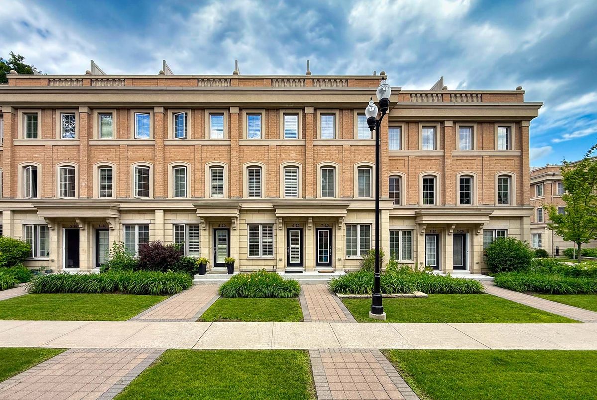 6-20 Hargrave Lane 6-20 Hargrave Lane Toronto C12