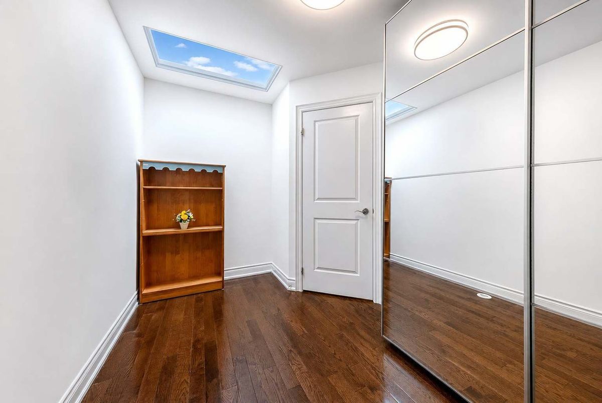 6-20 Hargrave Lane 6-20 Hargrave Lane Toronto C12