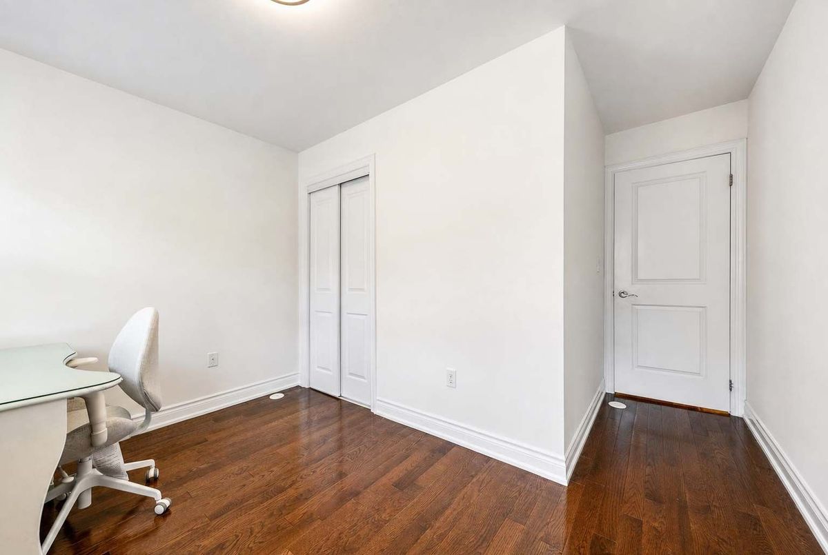 6-20 Hargrave Lane 6-20 Hargrave Lane Toronto C12