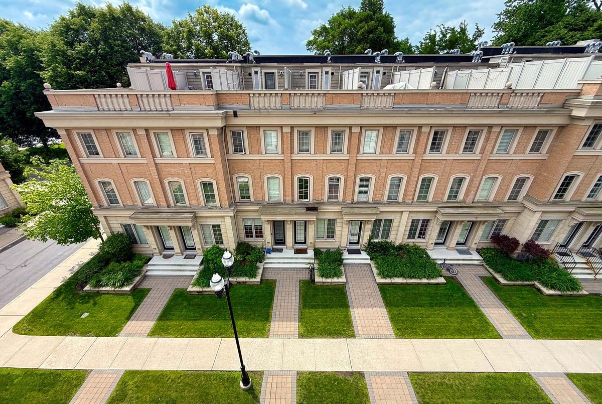 6-20 Hargrave Lane 6-20 Hargrave Lane Toronto C12