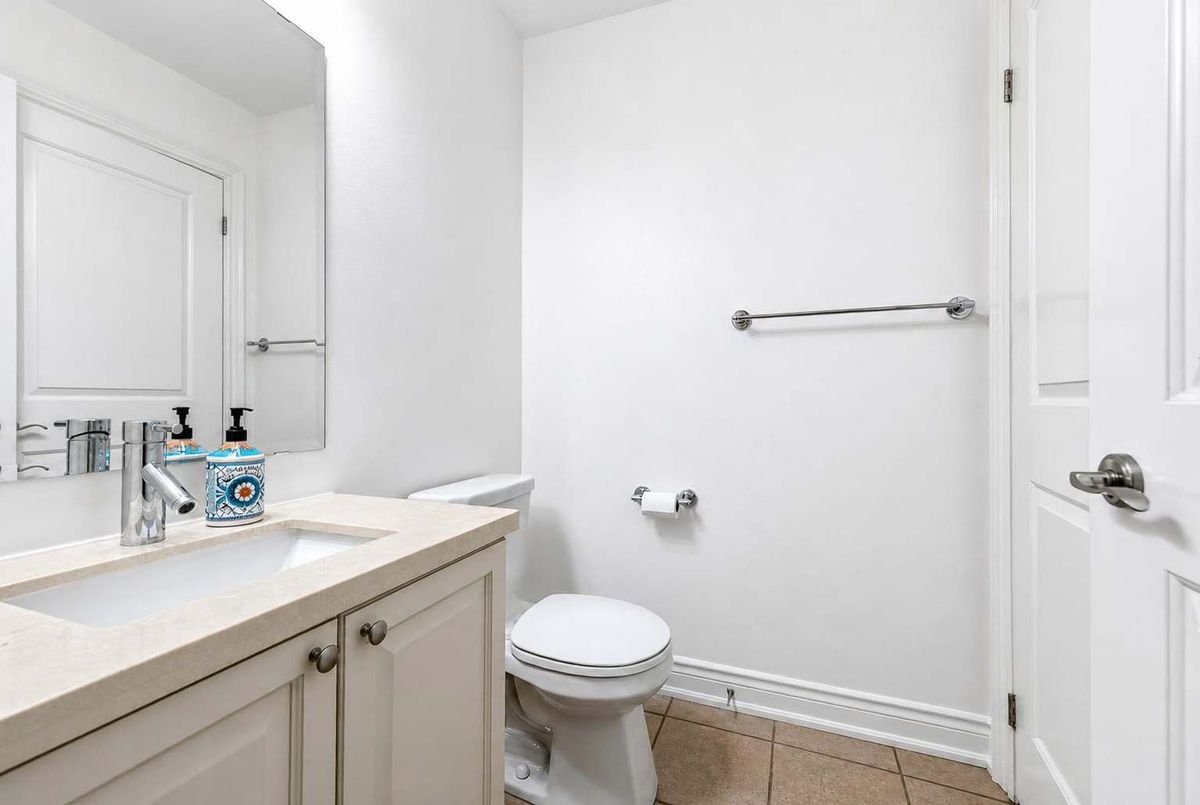 6-20 Hargrave Lane 6-20 Hargrave Lane Toronto C12