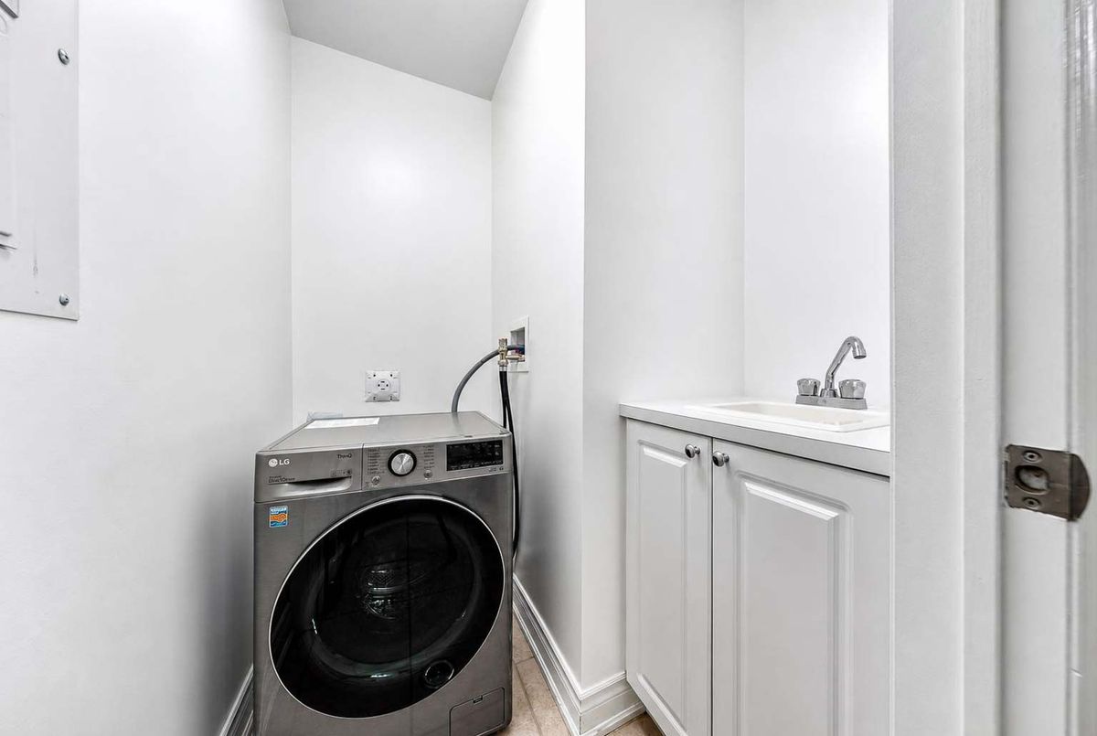 6-20 Hargrave Lane 6-20 Hargrave Lane Toronto C12