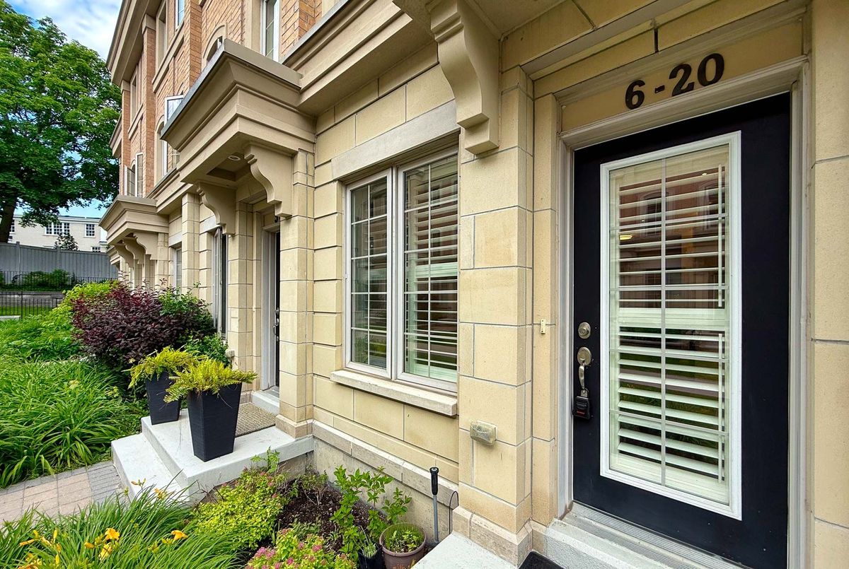 6-20 Hargrave Lane 6-20 Hargrave Lane Toronto C12