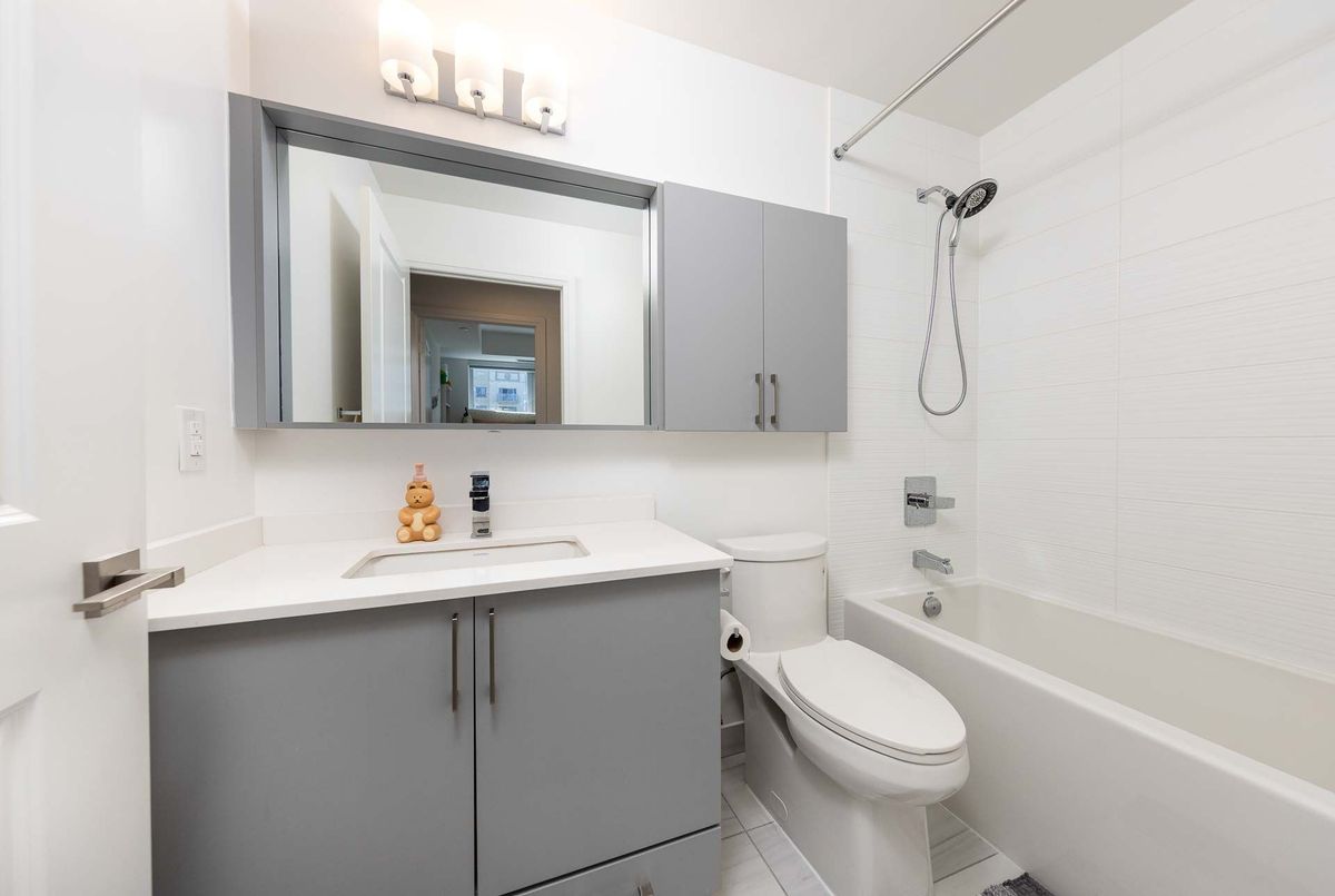 629-591 Sheppard Avenue E 629-591 Sheppard Avenue E Toronto C15