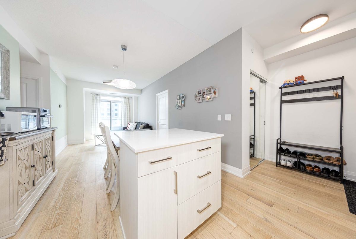 629-591 Sheppard Avenue E 629-591 Sheppard Avenue E Toronto C15