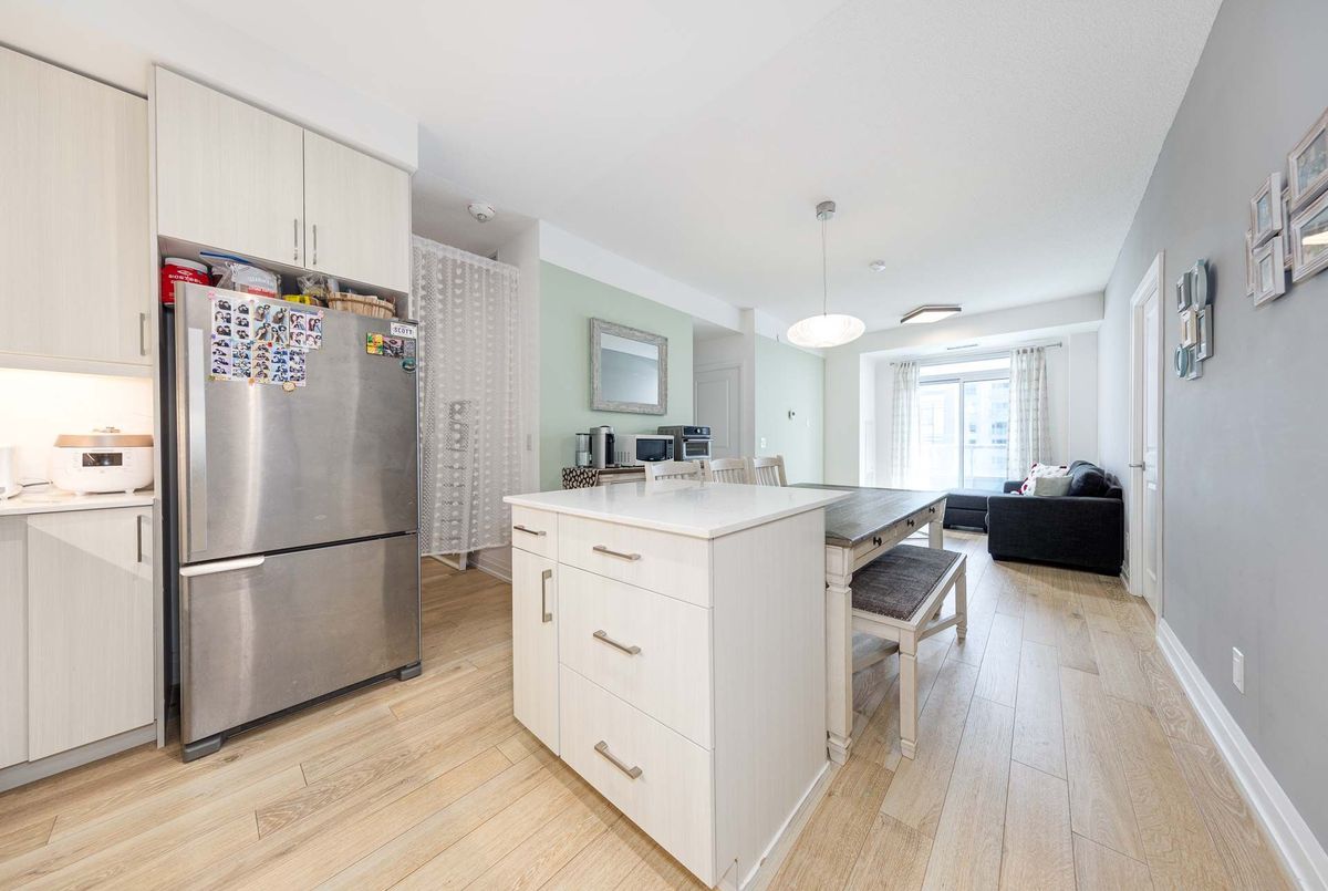 629-591 Sheppard Avenue E 629-591 Sheppard Avenue E Toronto C15