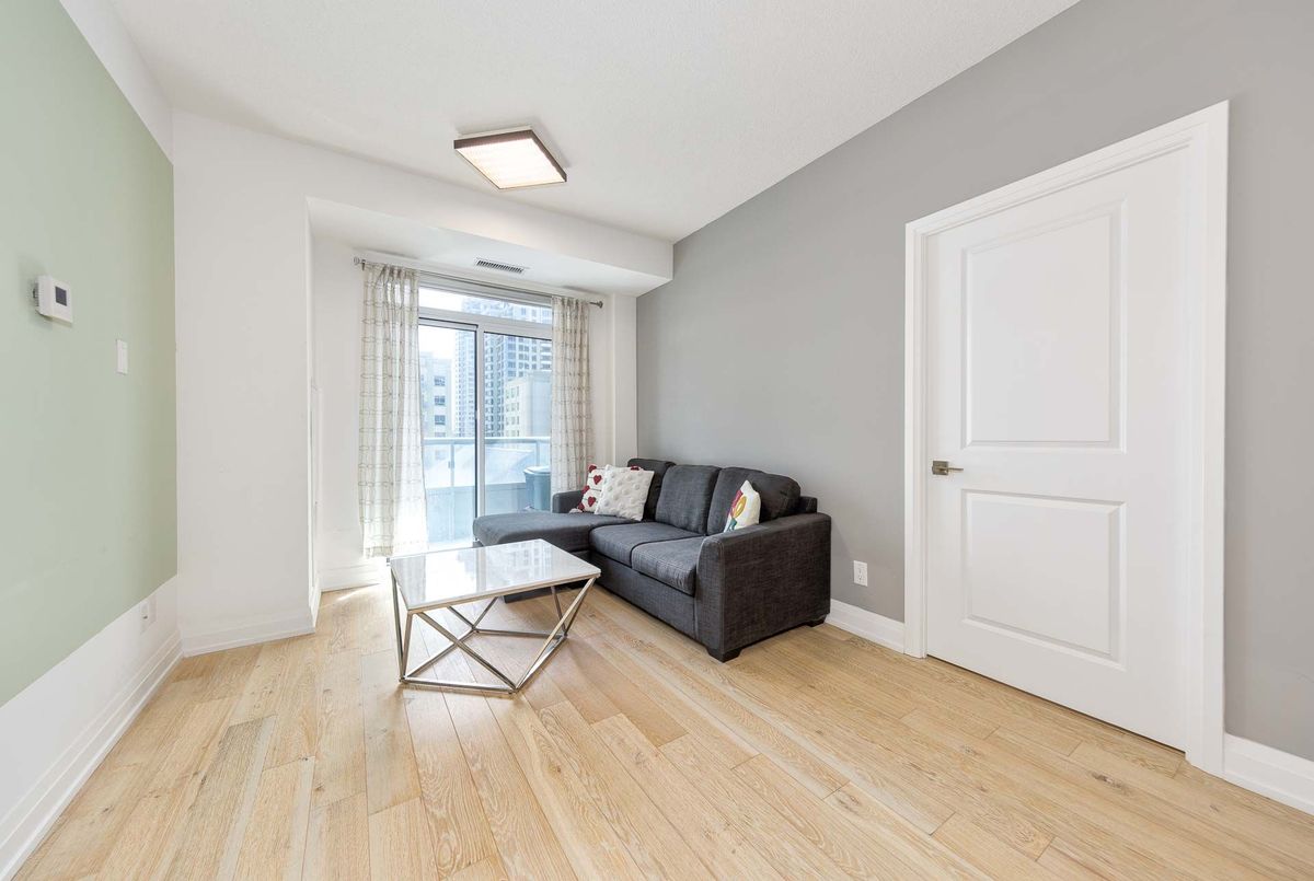 629-591 Sheppard Avenue E 629-591 Sheppard Avenue E Toronto C15