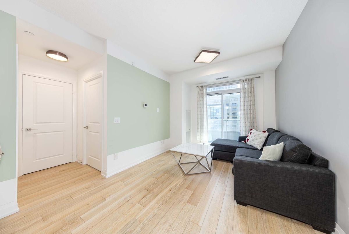 629-591 Sheppard Avenue E 629-591 Sheppard Avenue E Toronto C15