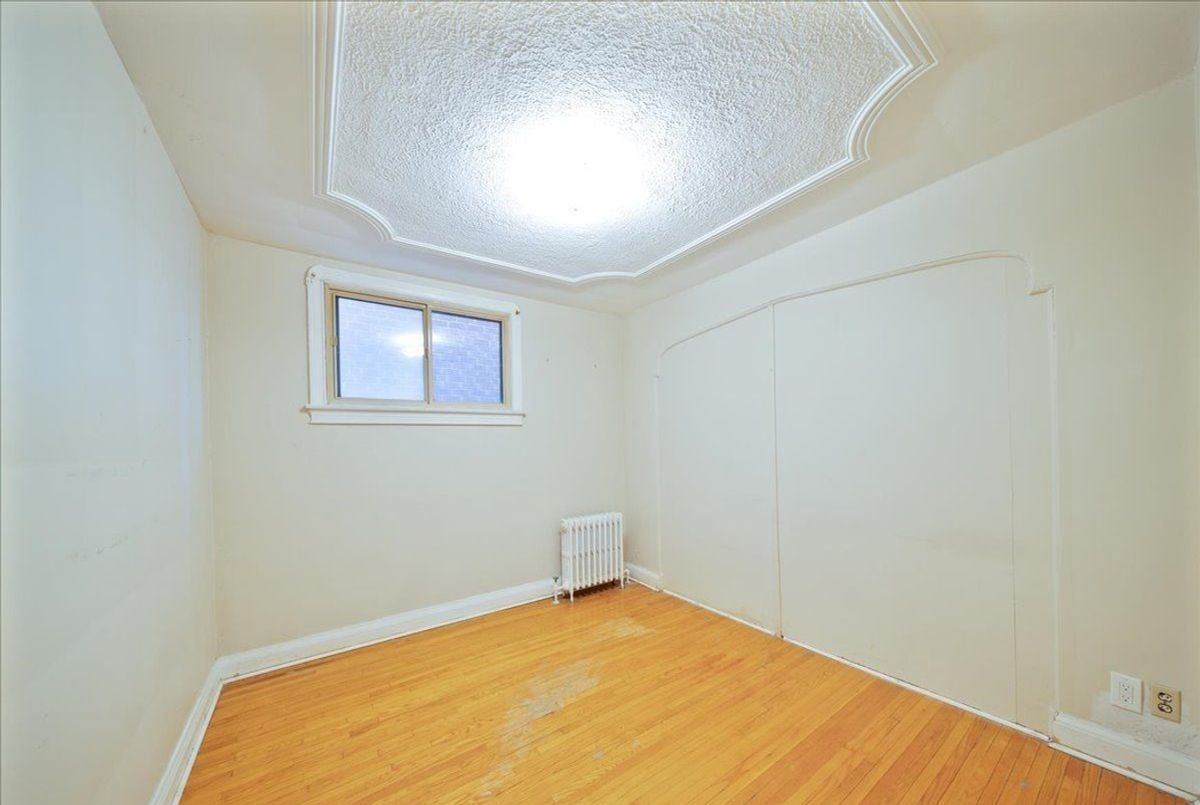 39 Lanark Avenue 39 Lanark Avenue Toronto C03