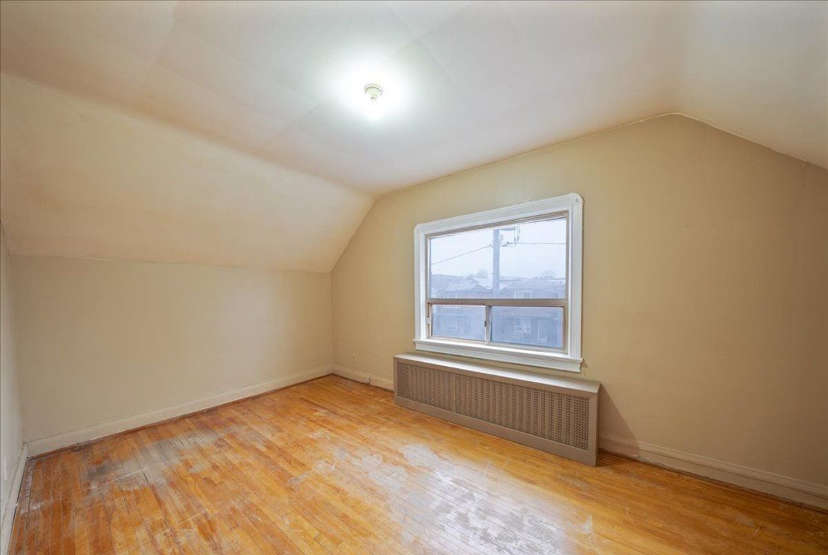 39 Lanark Avenue 39 Lanark Avenue Toronto C03