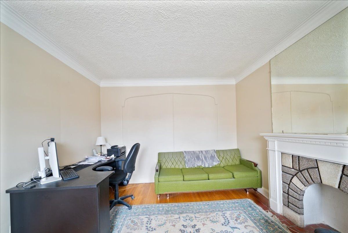 39 Lanark Avenue 39 Lanark Avenue Toronto C03