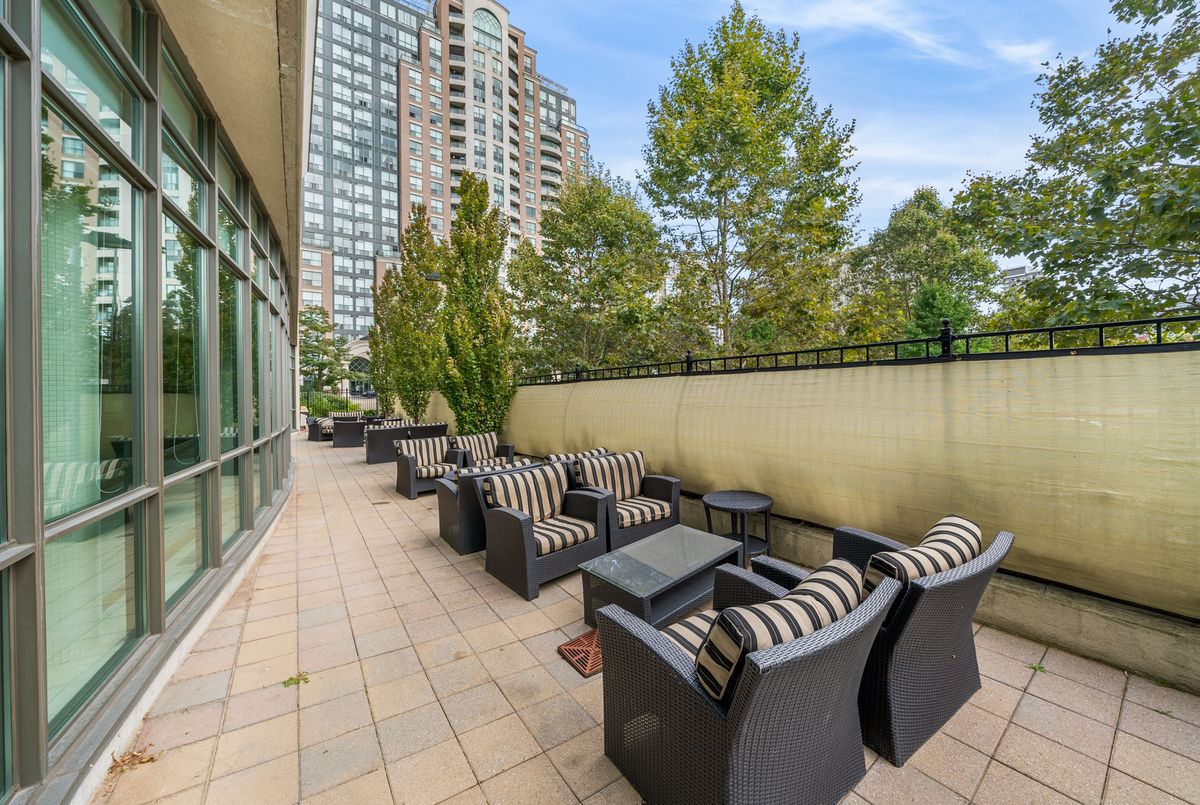317-509 Beecroft Road 317-509 Beecroft Road Toronto C07